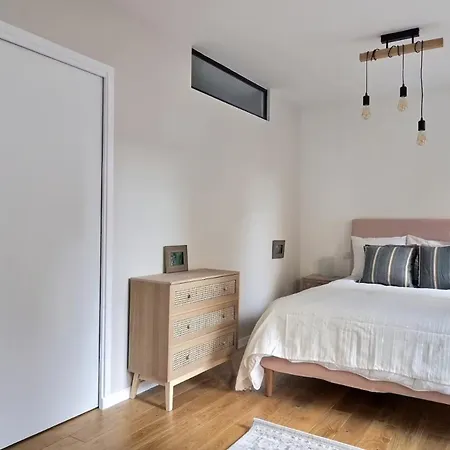 Superbe Maison De Vacances-antibes 度假居 昂蒂布