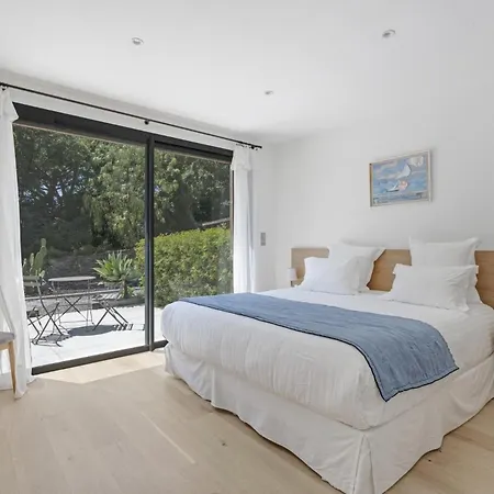 Holiday home Luxurious In With Pool Antibes